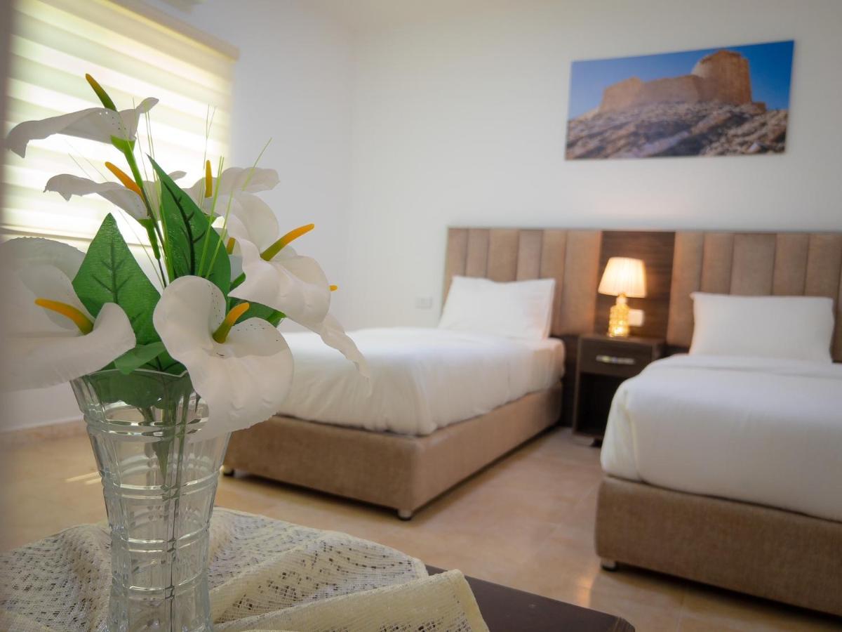 Petra Jewel Luxury Hotel Wadi Musa Exteriör bild
